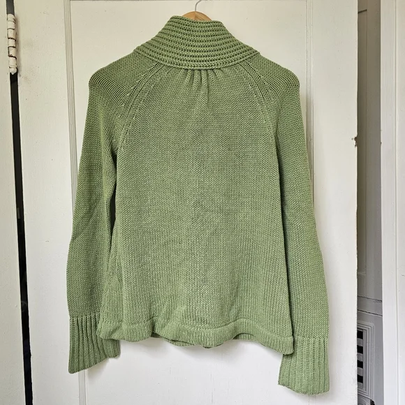 Old Navy 2 button shawl (M) - Picture 5 of 9